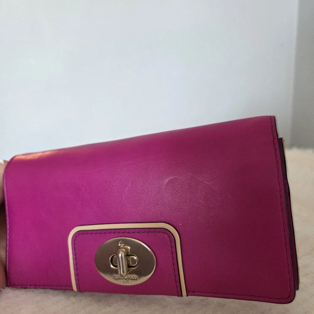 Kate Spade New York Hampton Road Turnlock Mara Wallet RASPBERRY PINK MAGENTA